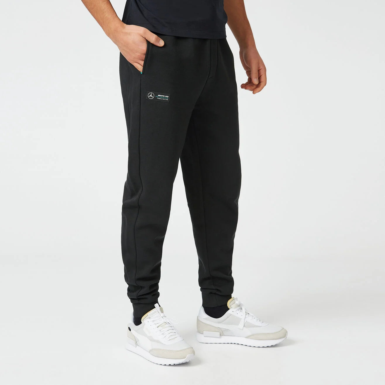 Mercedes-AMG F1 Sweatpants – Comfort in Race Mode