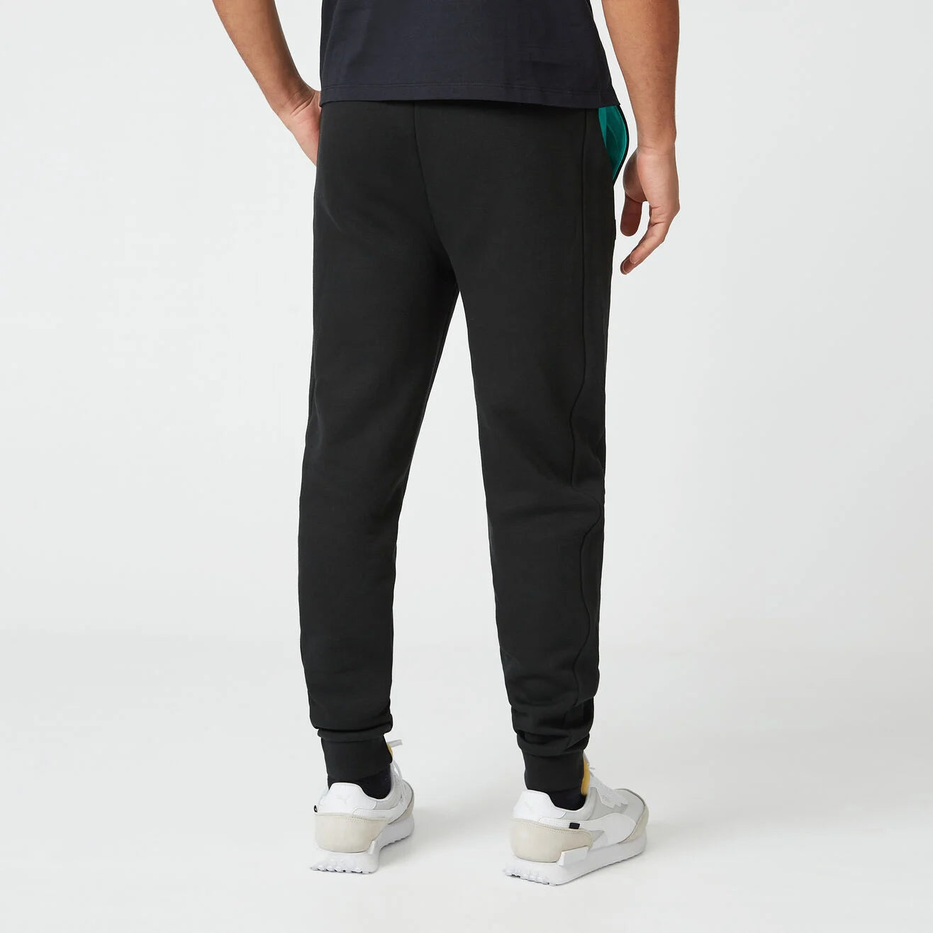Mercedes-AMG F1 Sweatpants – Comfort in Race Mode